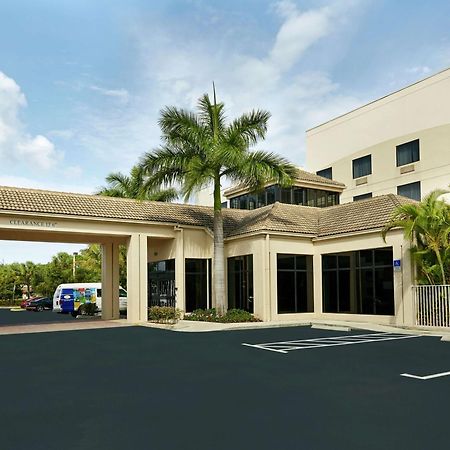 Hilton Garden Inn West Palm Beach Airport Exterior photo